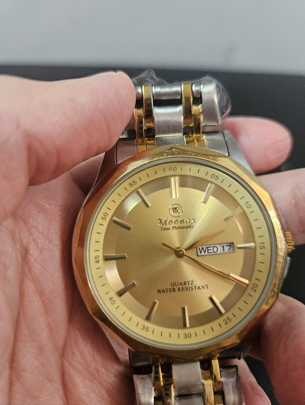 Men's Quartz Watch with Day-Date